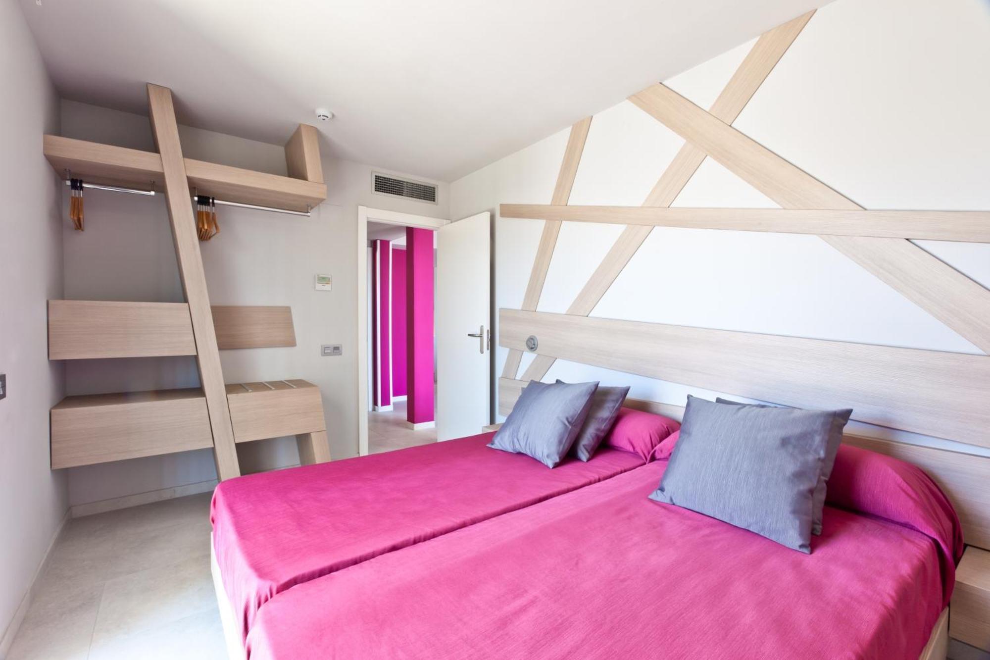 Ryans Ibiza Apartments - Only Adults Rum bild