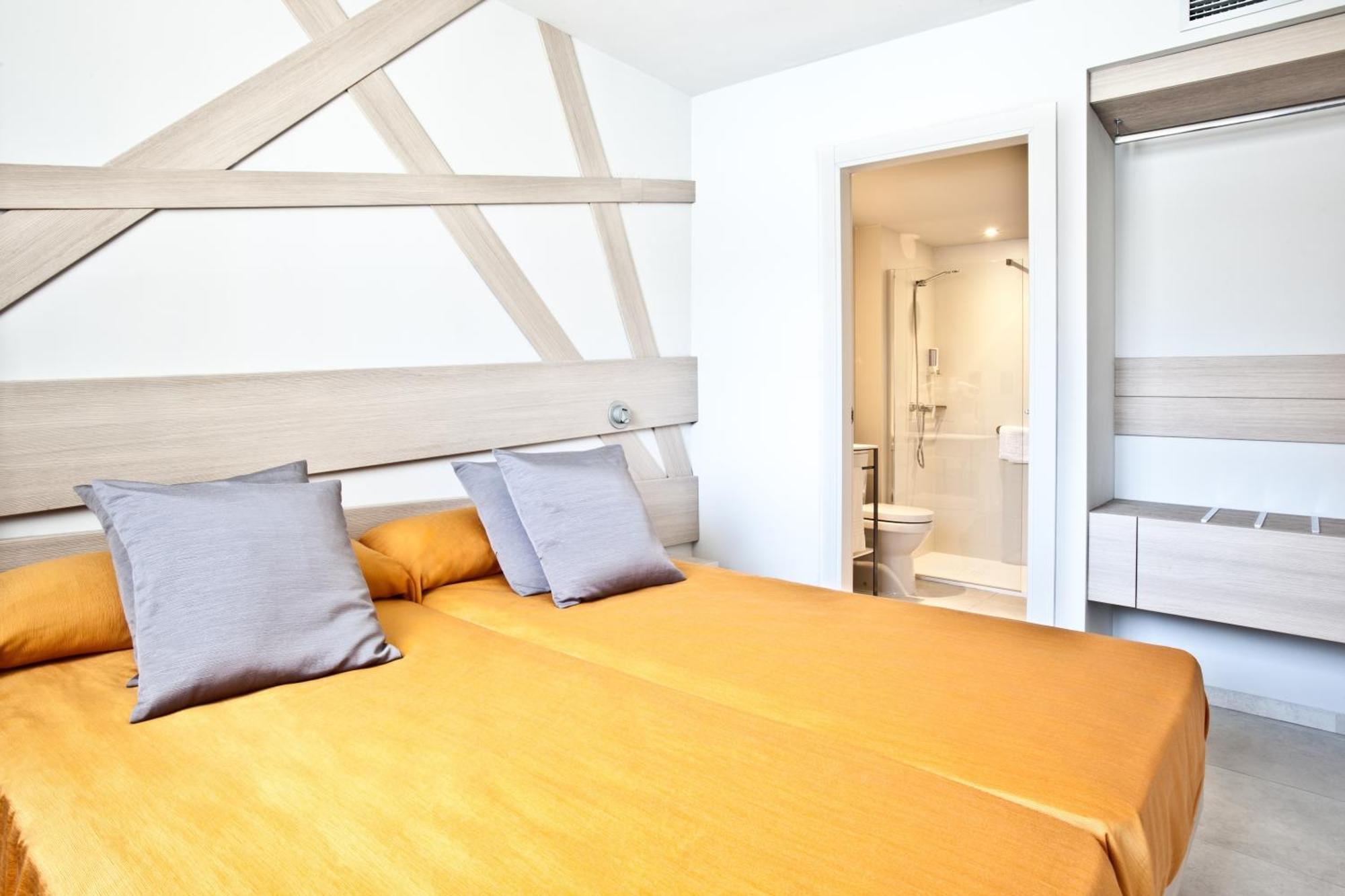 Ryans Ibiza Apartments - Only Adults Rum bild