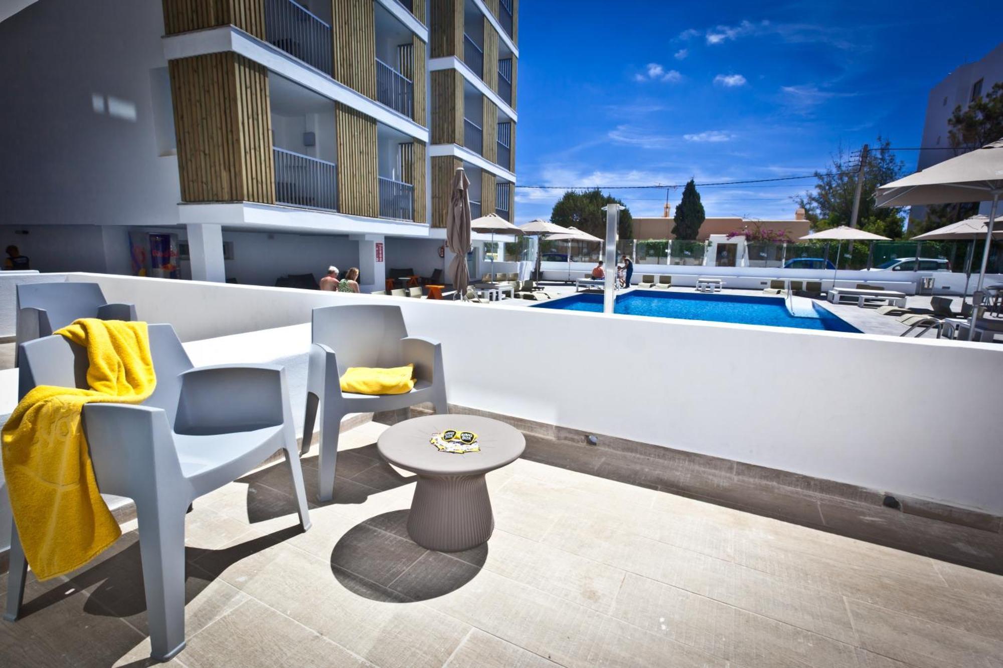 Ryans Ibiza Apartments - Only Adults Rum bild