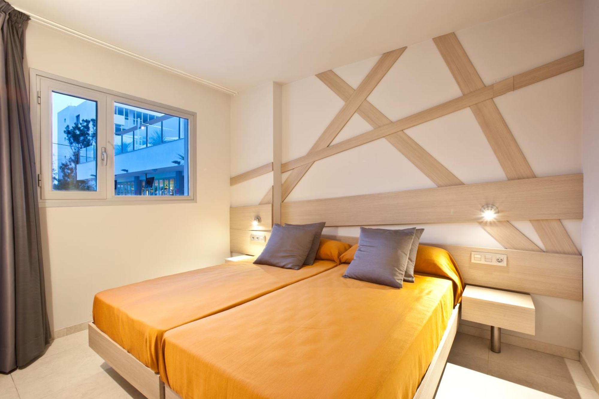 Ryans Ibiza Apartments - Only Adults Rum bild