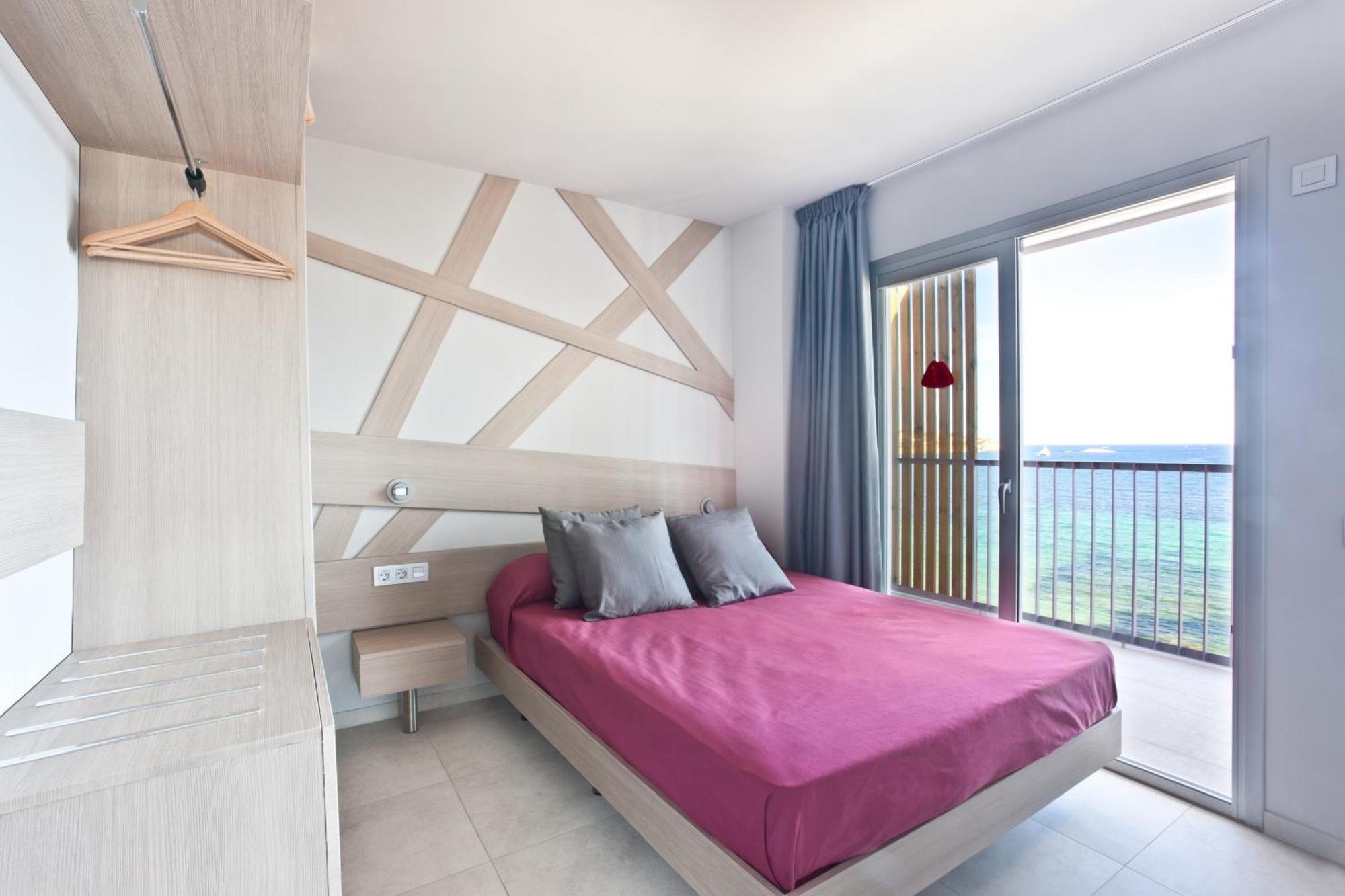 Ryans Ibiza Apartments - Only Adults Rum bild