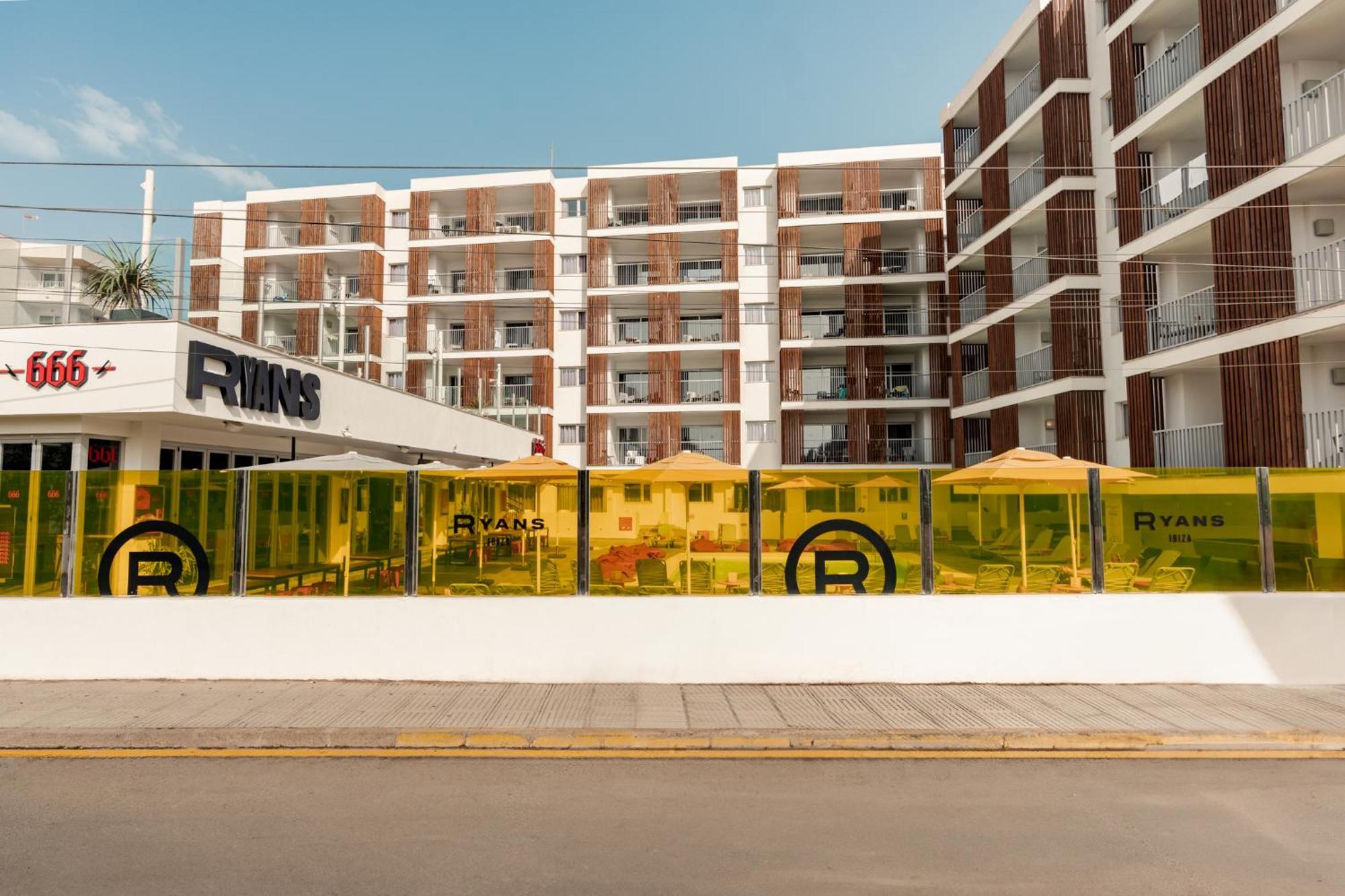 Ryans Ibiza Apartments - Only Adults Exteriör bild